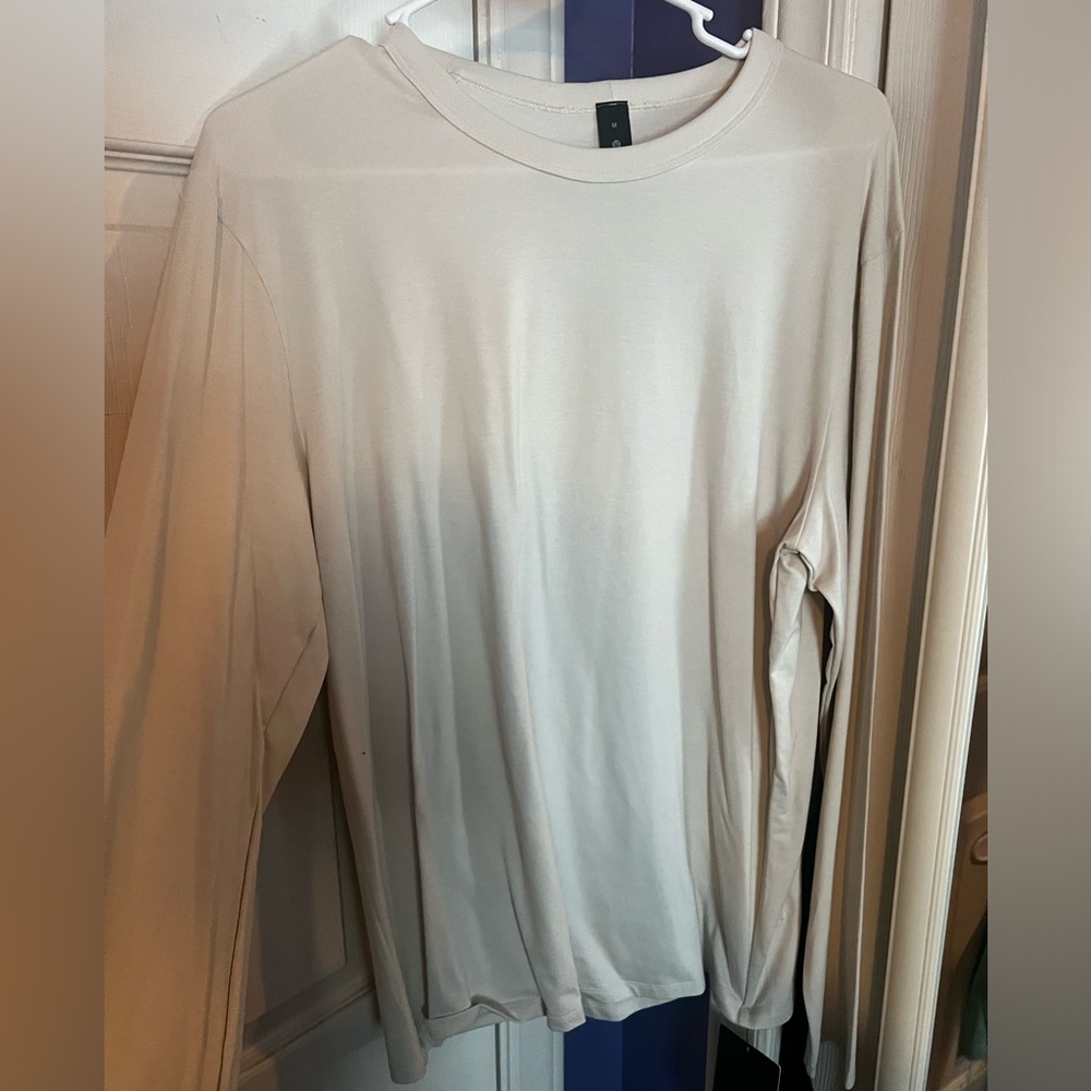 Lululemon fundamental top